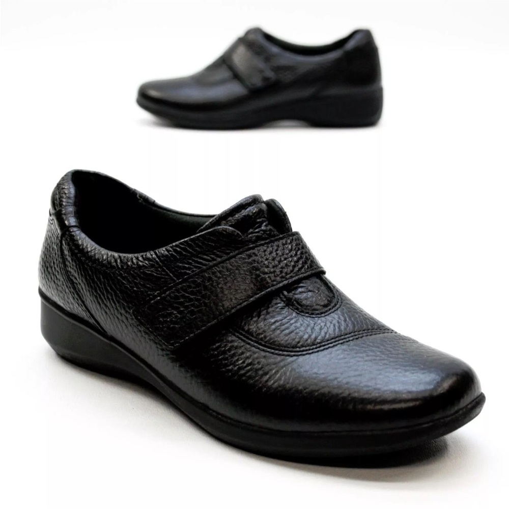 Clarks Collection Ladies 7.5M Gael Bombay Flat Black Leather Comfort Strap